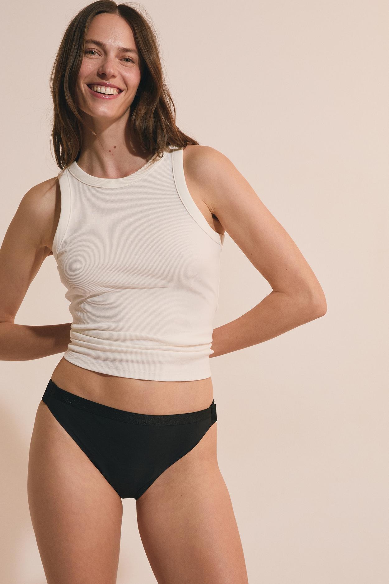 Majtki menstruacyjne zapinane po bokach na haftki z regulacją - obfite krwawienie
