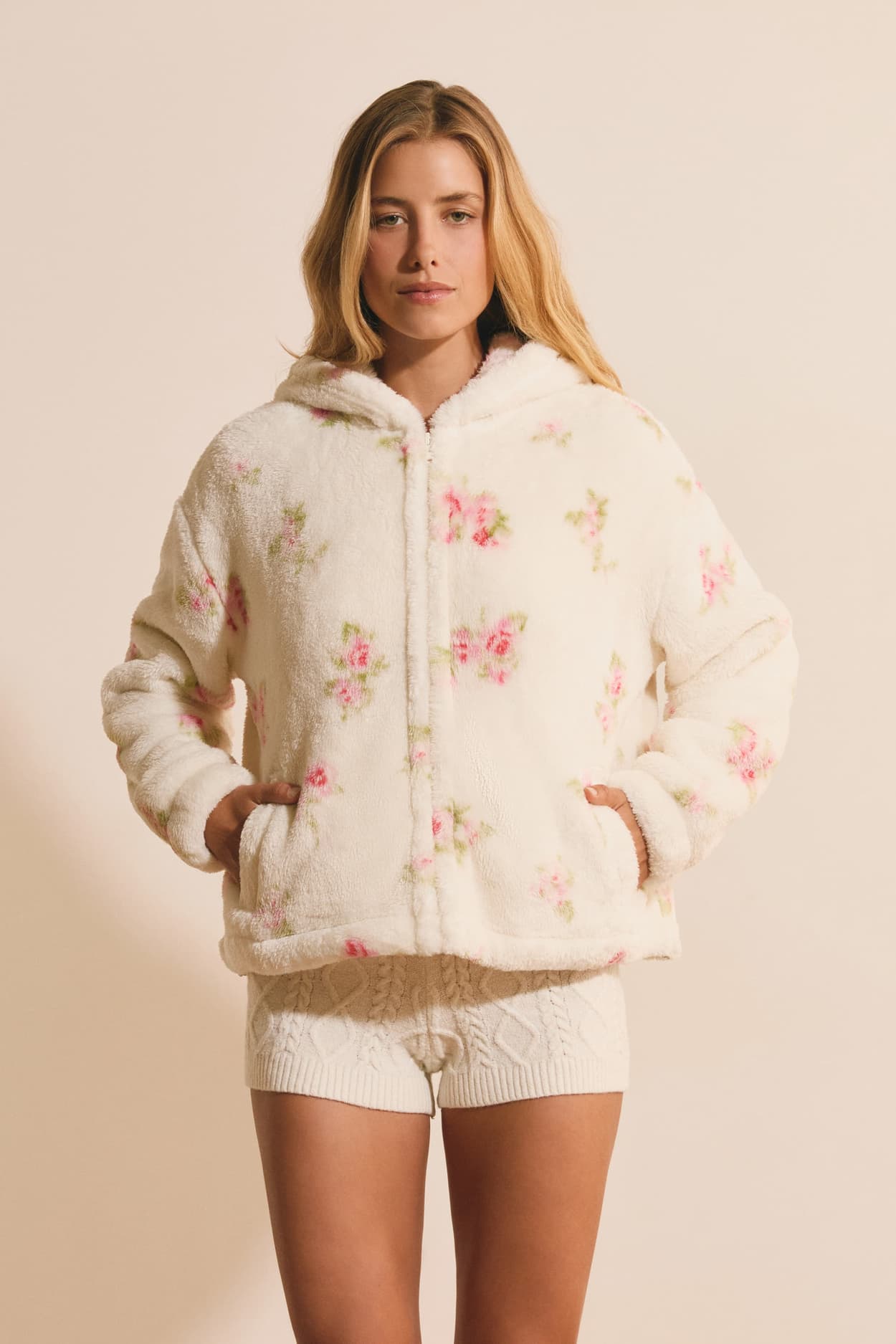 Bluza z kapturem w kwiatowy wzór