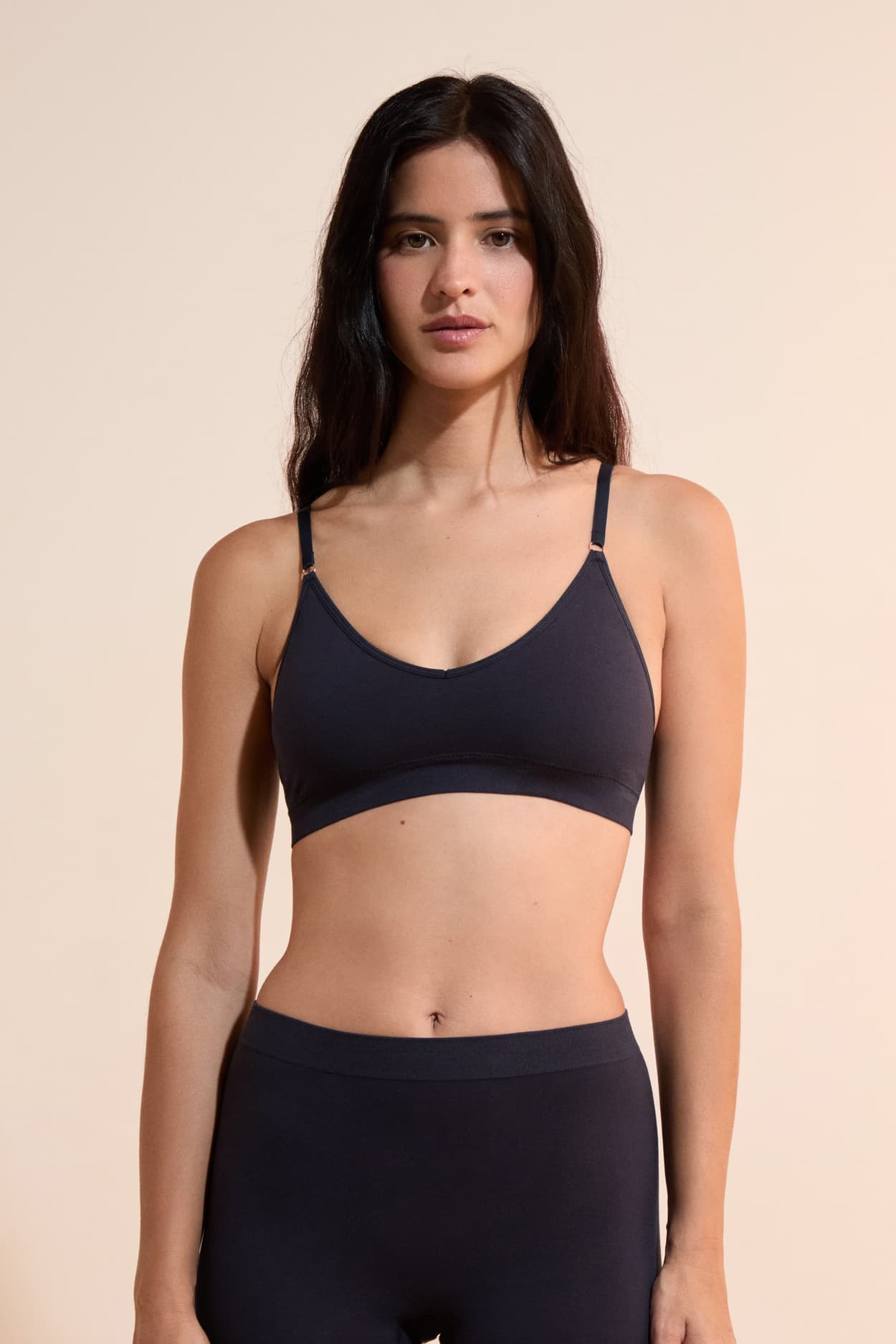Bezszwowy biustonosz typu bralette z bawełny organicznej